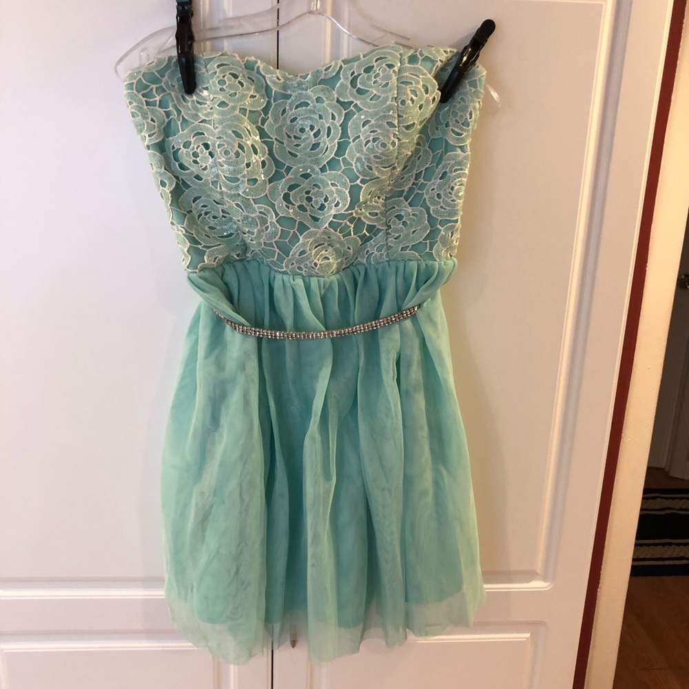 Dress worn o car for sisters sweet 16 party